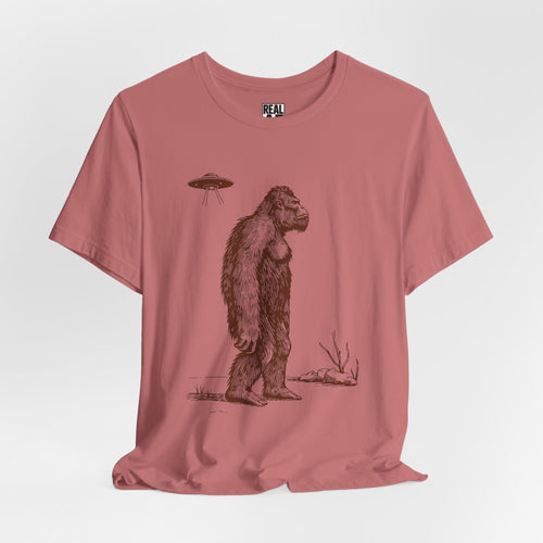 Bigfoot UFO Encounter T-Shirt